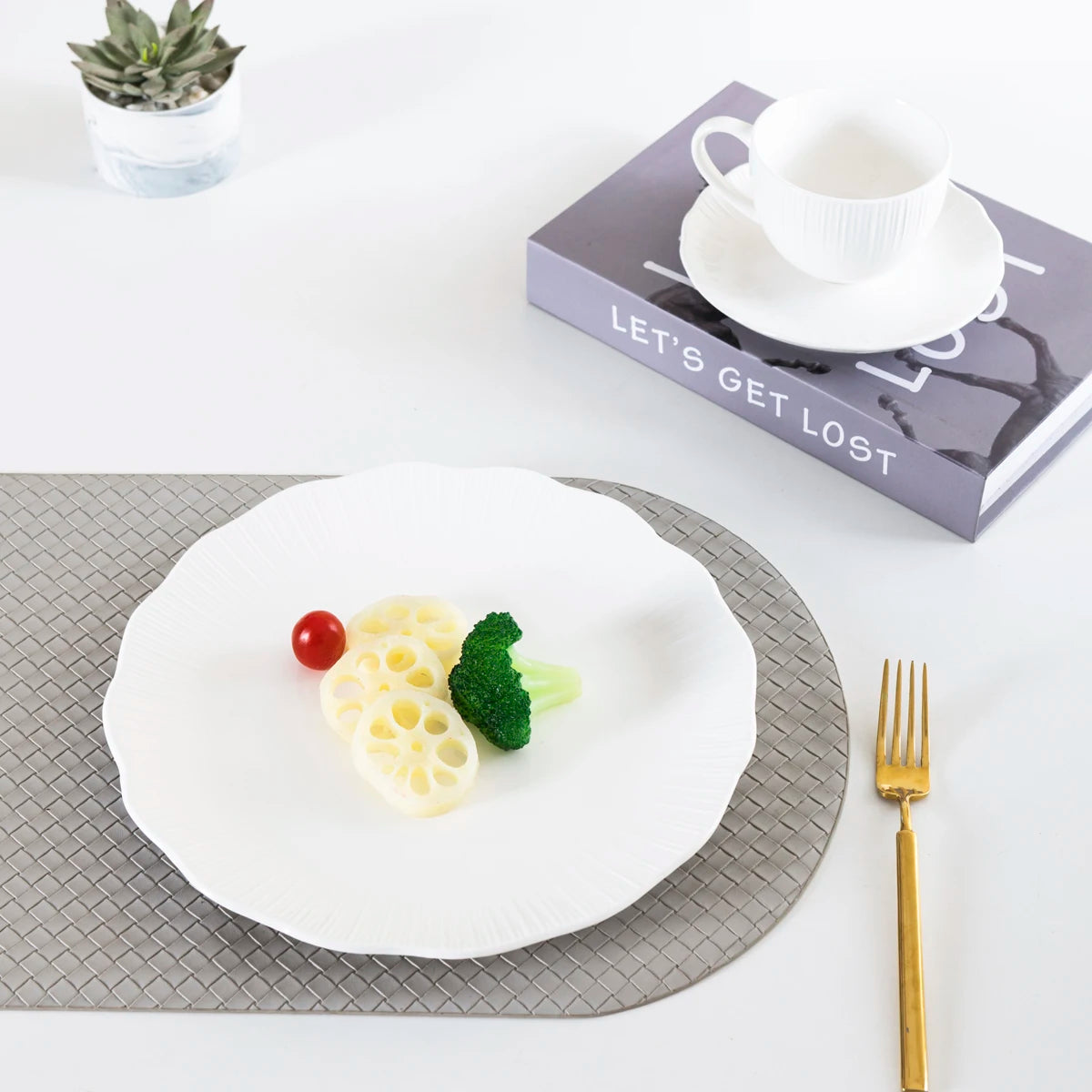 12/20-Piece Porcelain Dinner Set Elegant White Ceramic Bowl and Plate Set for Household Kitchen Premium Tableware Suit